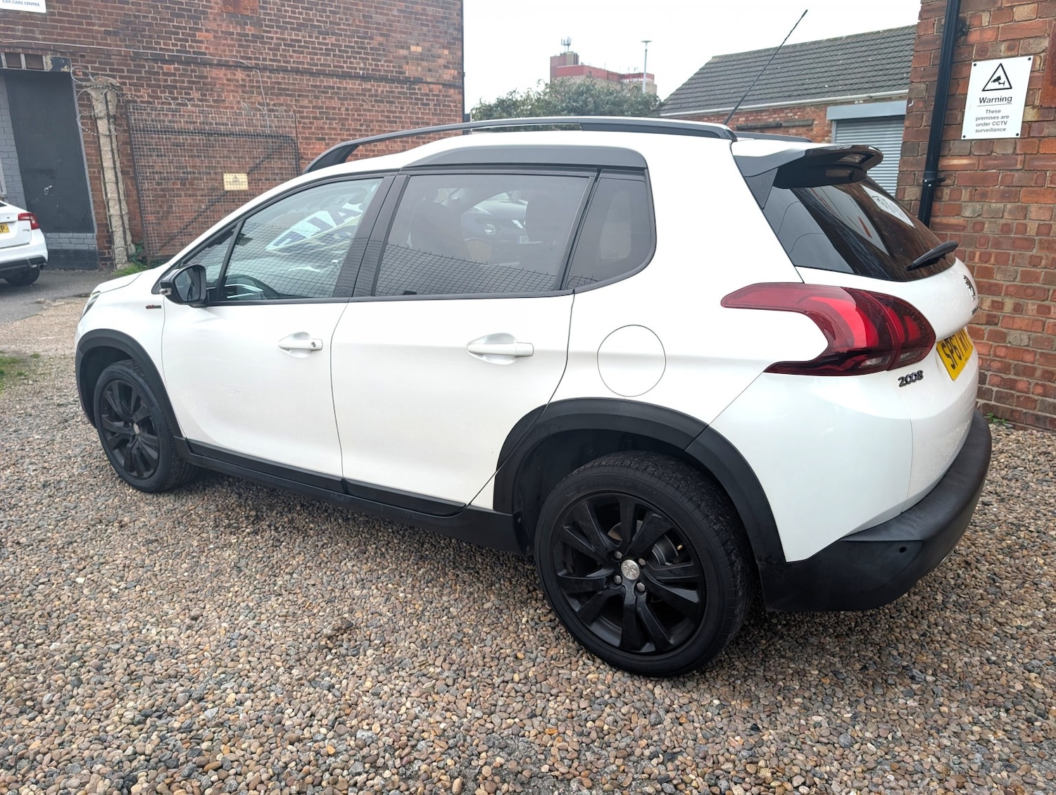 Used Peugeot 2008 2017 for sale - 76407566: Photo 4