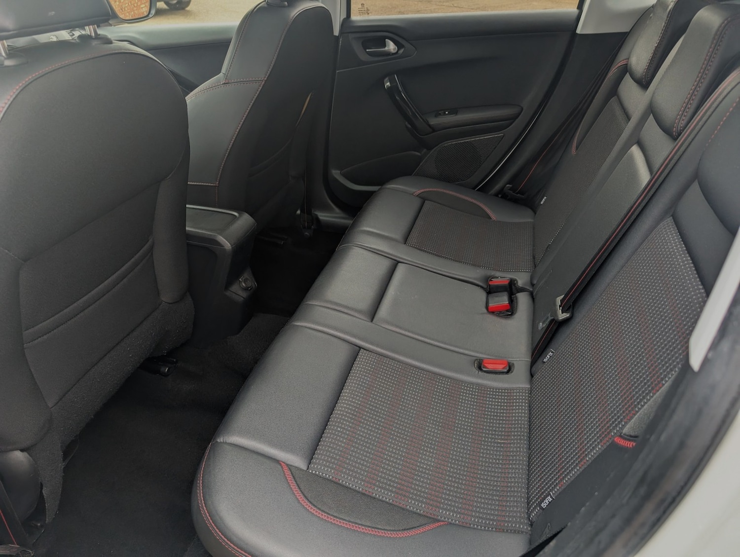 Used Peugeot 2008 2017 for sale - 76407566: Photo 8