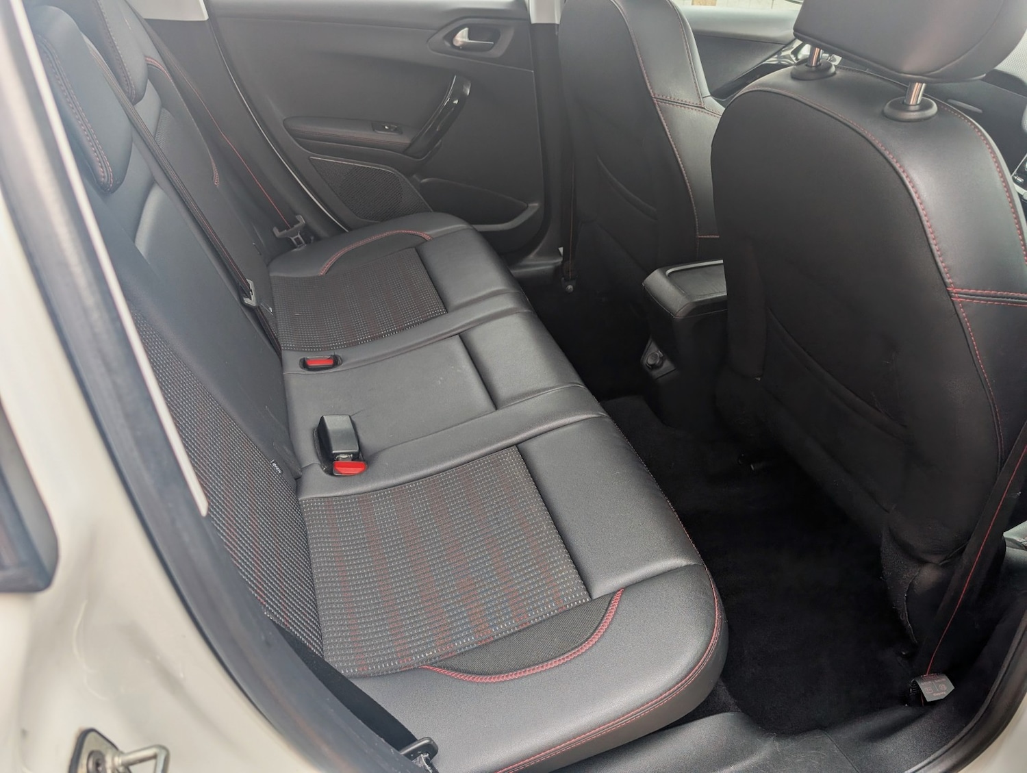 Used Peugeot 2008 2017 for sale - 76407566: Photo 9