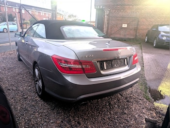 Used Mercedes-Benz E Class 2011 for sale - 76725715: Photo