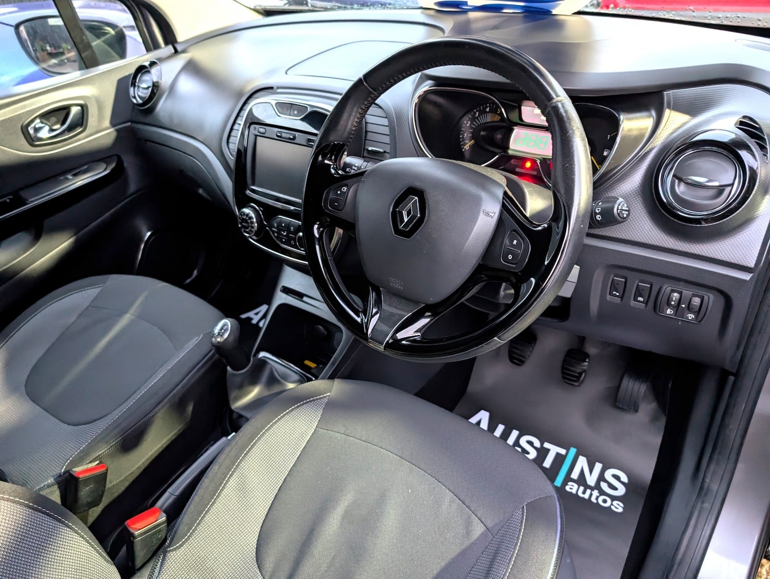 Used Renault Captur 2015 for sale - 76712626: Photo 5