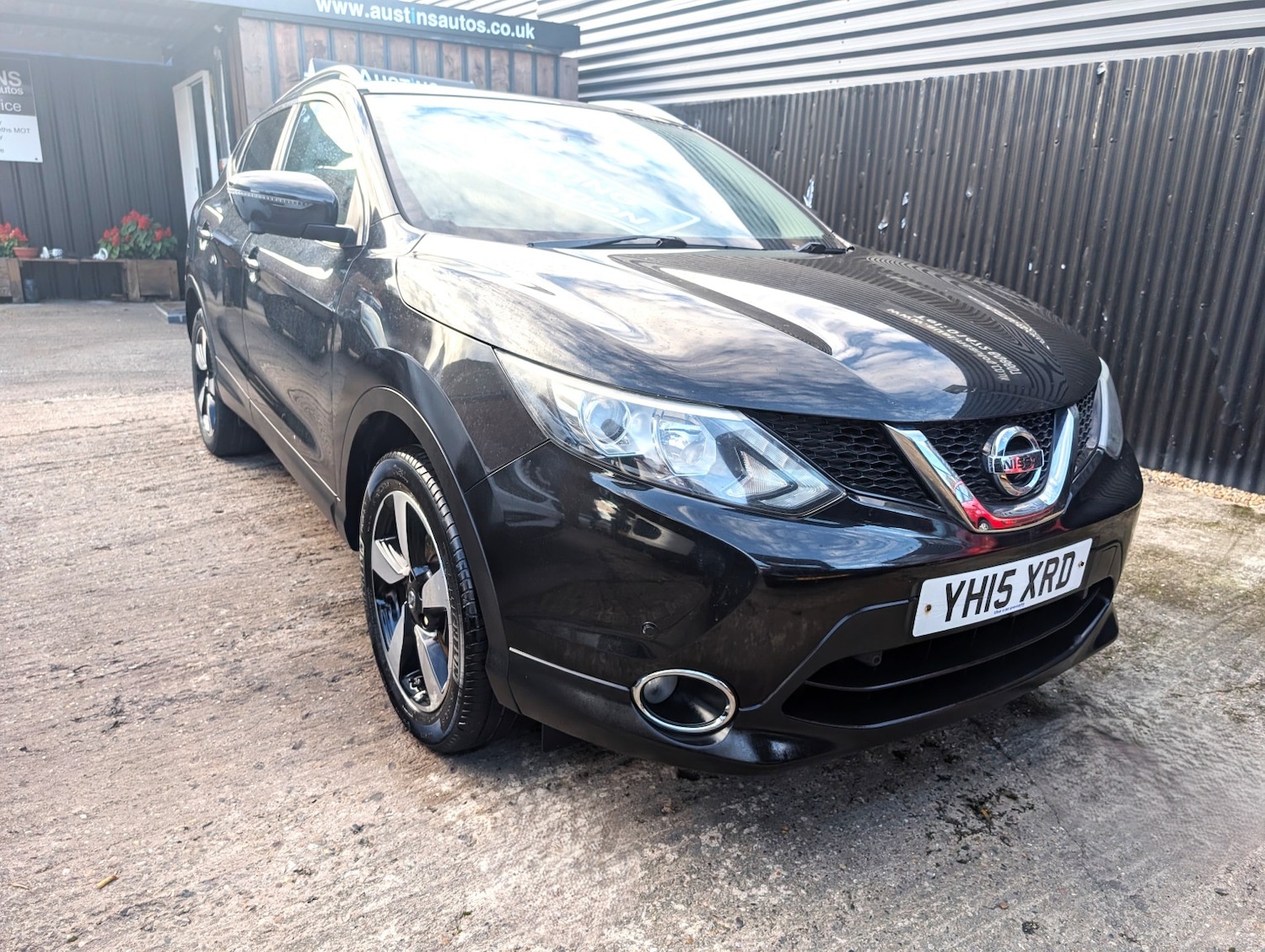 Used Nissan Qashqai 2015 for sale - 76334833: Photo 2