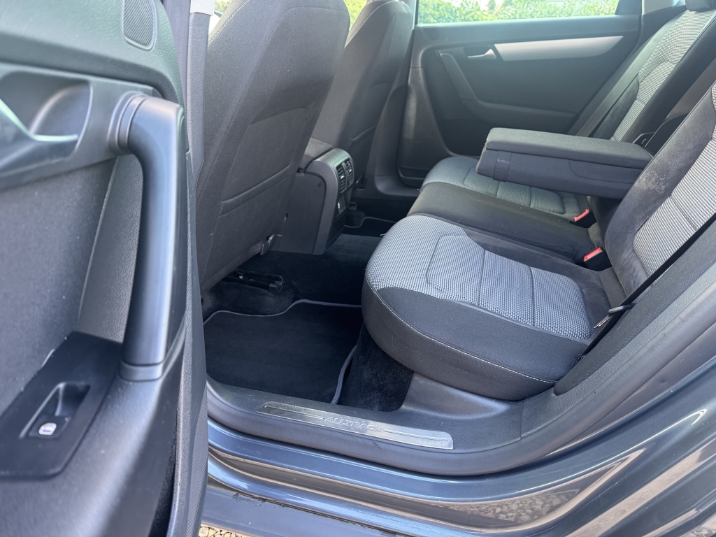 Used Volkswagen Passat 2012 for sale - 77046492: Photo 45