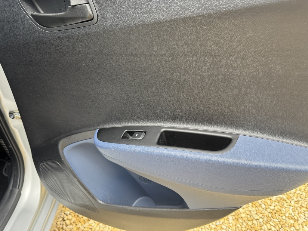 Used Hyundai i10 2014 for sale - 76483181: Photo 34