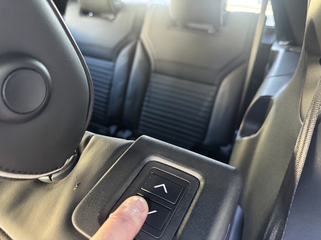 Used Land Rover Discovery 2023 for sale - 76631090: Photo 14