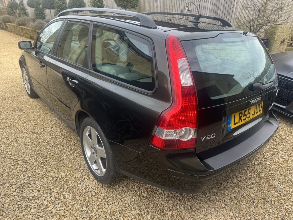 Used Volvo V50 2005 for sale - 77606254: Photo 2