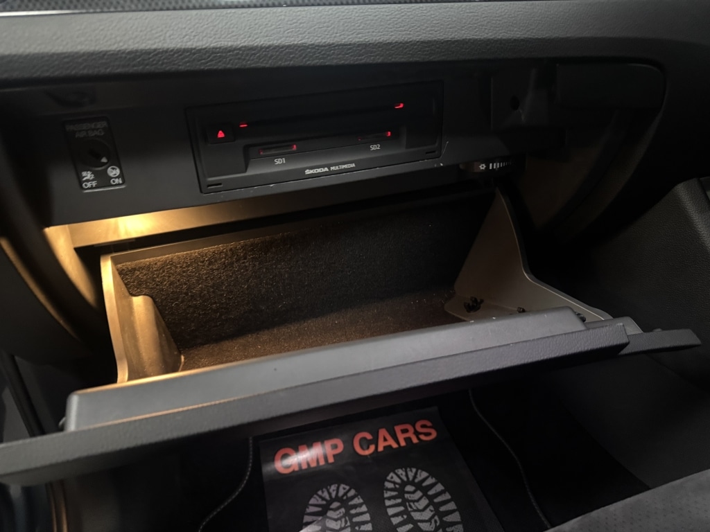 Used Skoda Superb 2017 for sale - 76832937: Photo 50