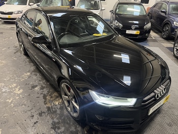 2015 (65) - 2.0 TDI Ultra Black Edition 4dr S Tronic