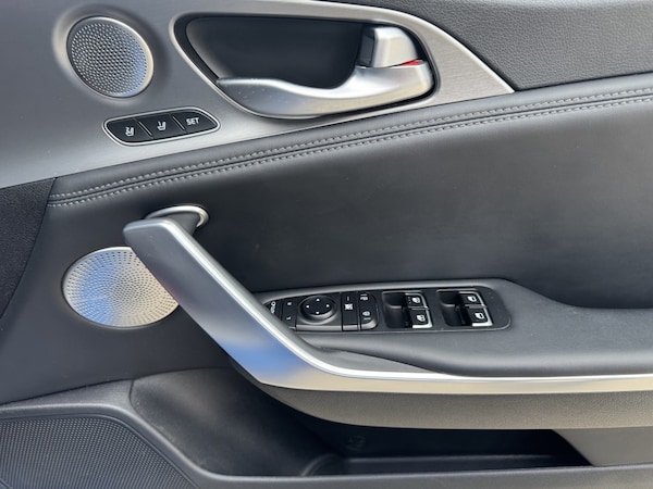 Used Kia Stinger 2019 for sale - 76305763: Photo 30