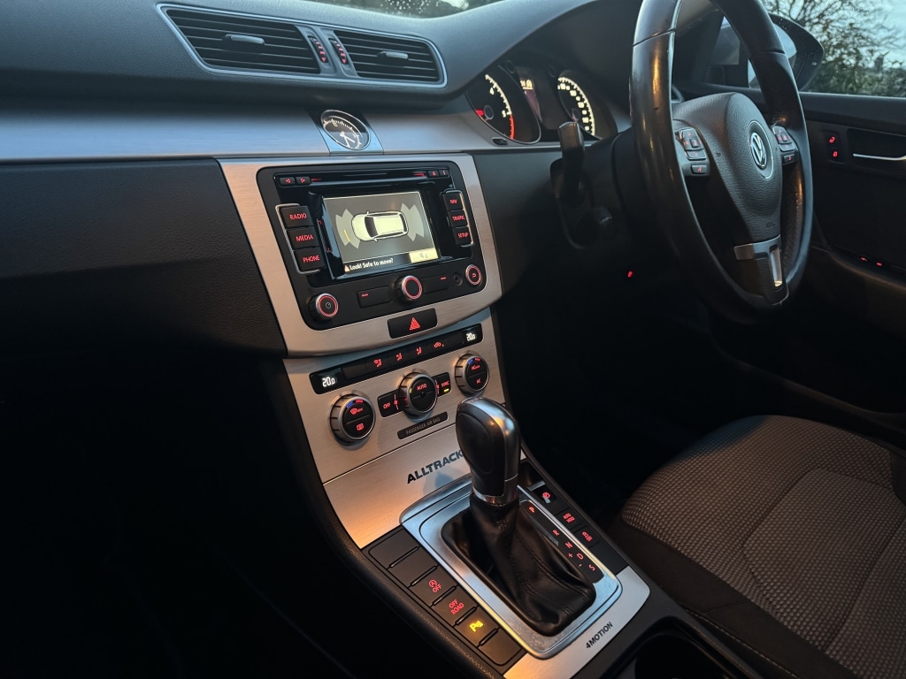 Used Volkswagen Passat 2012 for sale - 77100379: Photo 23