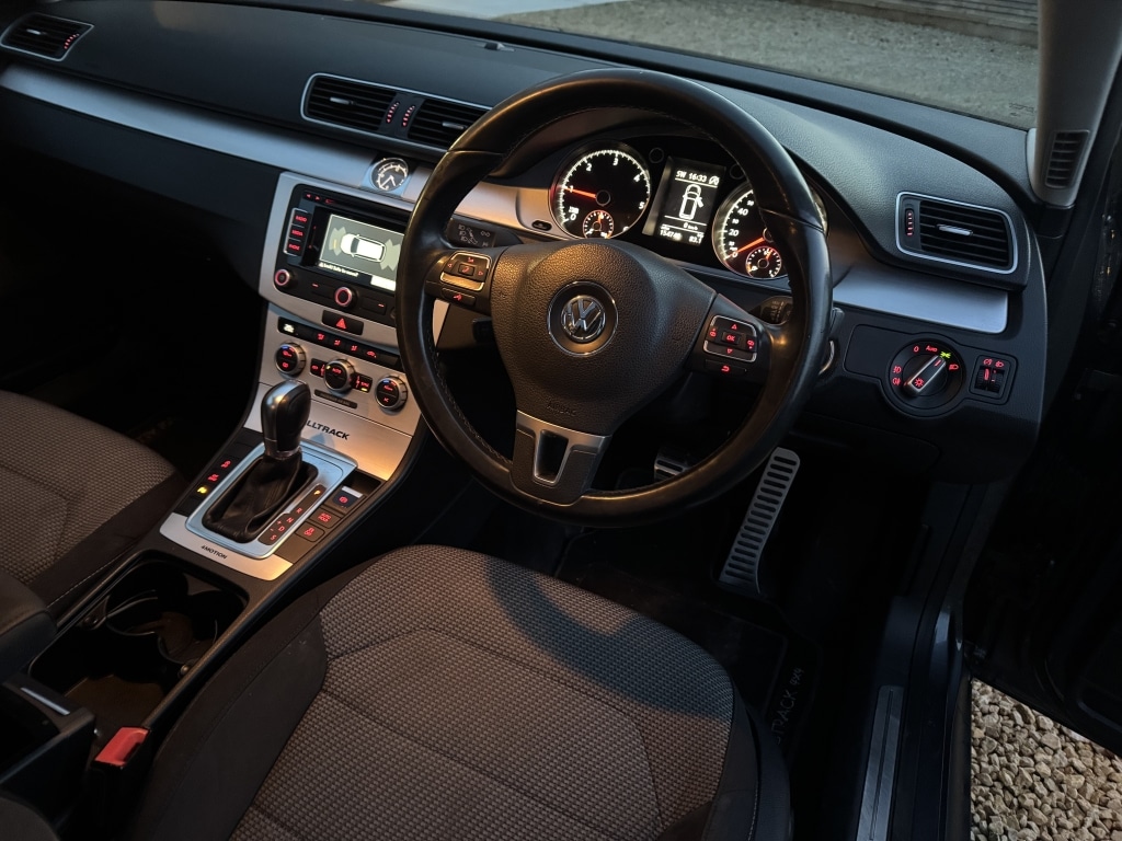 Used Volkswagen Passat 2012 for sale - 77100379: Photo 32