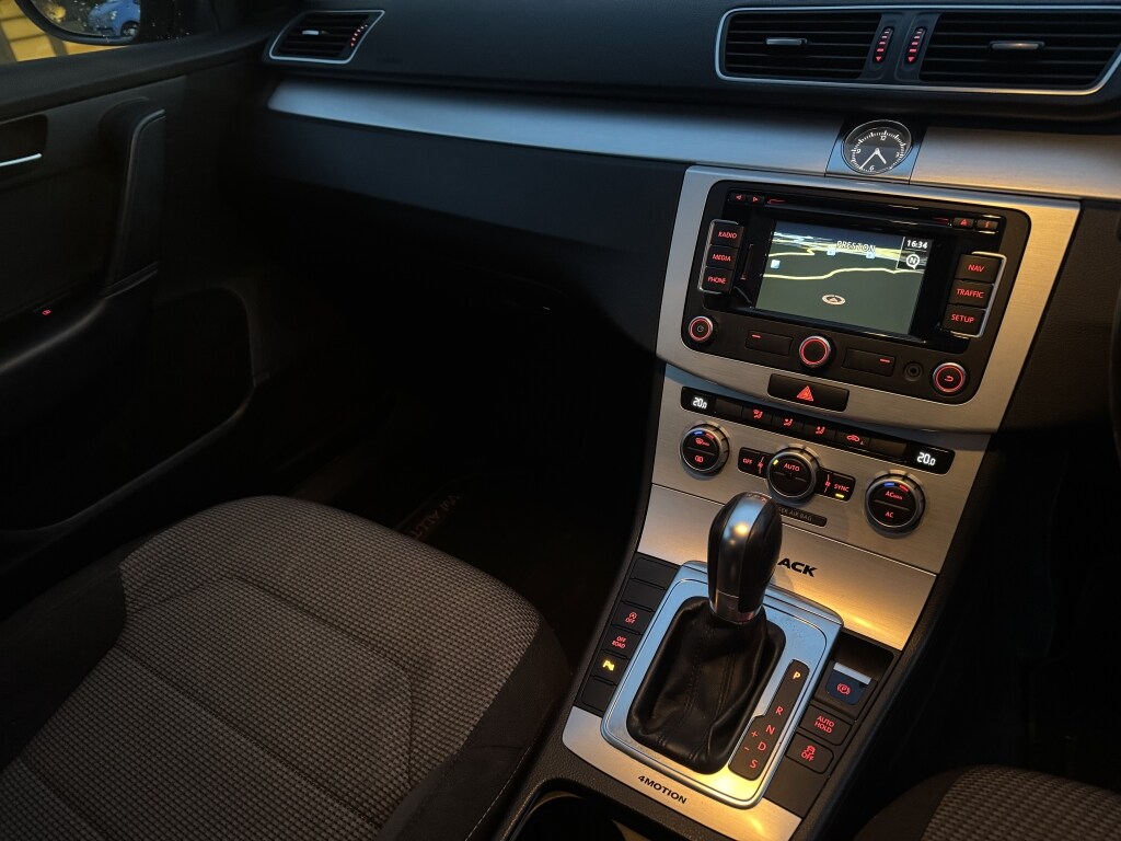 Used Volkswagen Passat 2012 for sale - 77100379: Photo 33