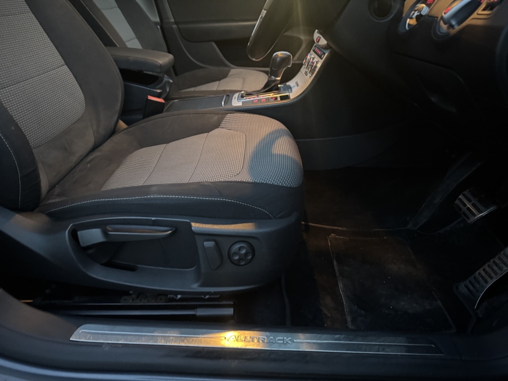 Used Volkswagen Passat 2012 for sale - 77100379: Photo 37