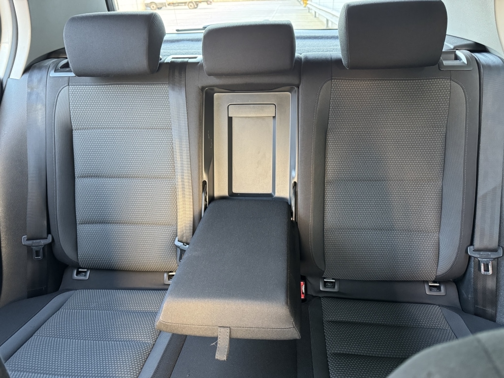 Used Volkswagen Golf 2010 for sale - 76378912: Photo 38