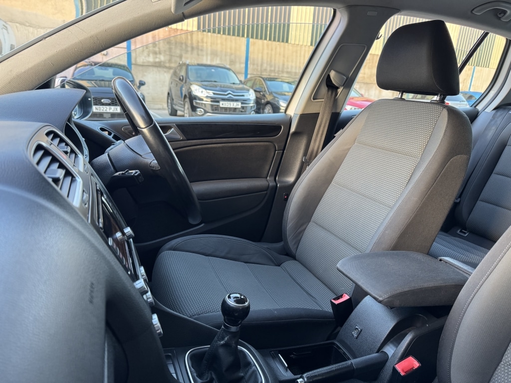 Used Volkswagen Golf 2010 for sale - 76378912: Photo 39