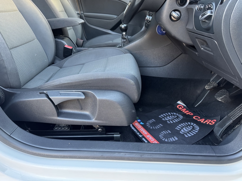 Used Volkswagen Golf 2010 for sale - 76378912: Photo 51