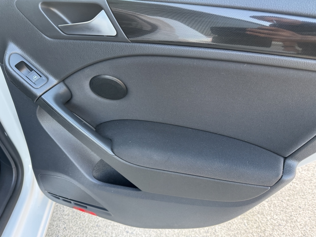 Used Volkswagen Golf 2010 for sale - 76378912: Photo 55