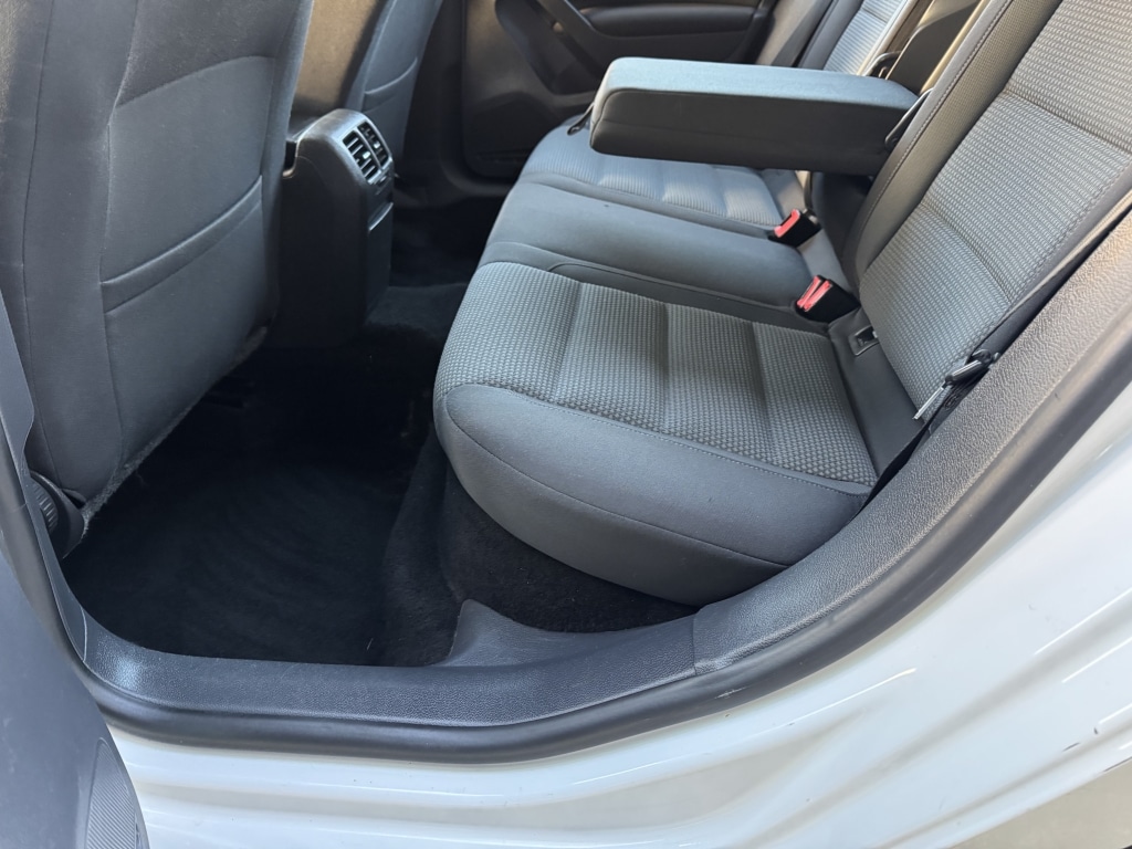 Used Volkswagen Golf 2010 for sale - 76378912: Photo 59