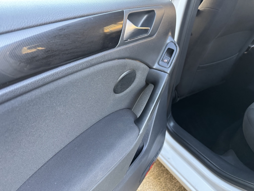 Used Volkswagen Golf 2010 for sale - 76378912: Photo 61