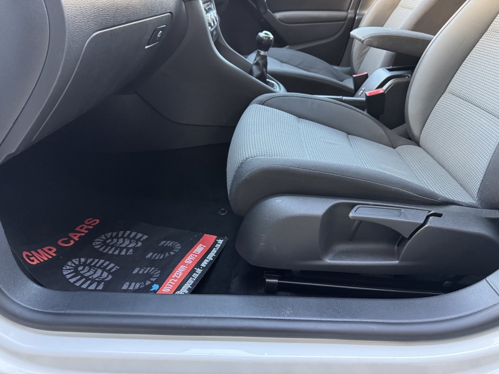 Used Volkswagen Golf 2010 for sale - 76378912: Photo 62