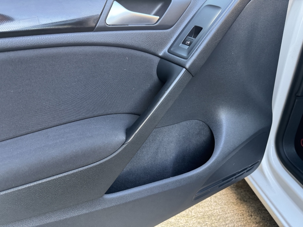 Used Volkswagen Golf 2010 for sale - 76378912: Photo 65