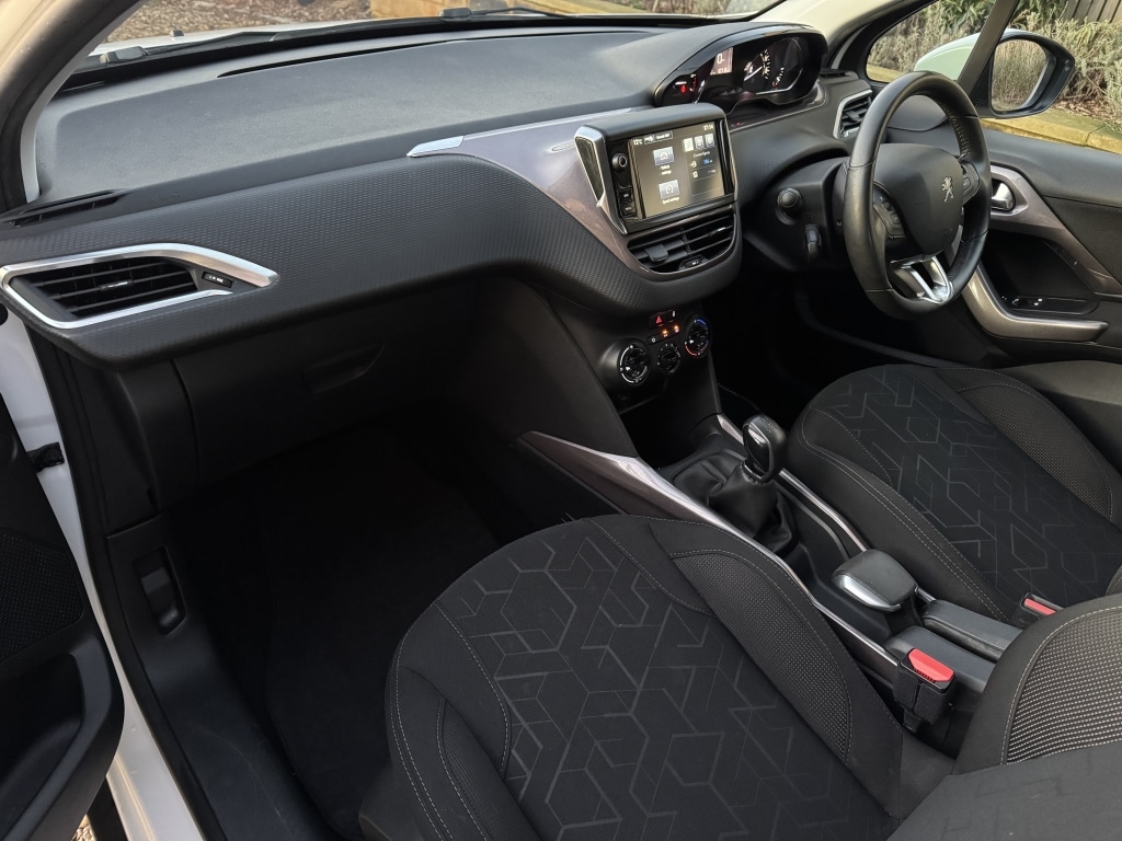 Used Peugeot 2008 2014 for sale - 76643735: Photo 11