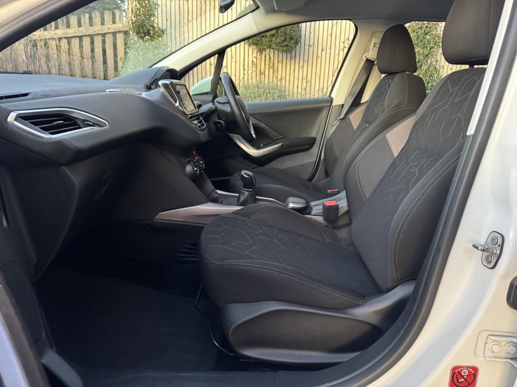 Used Peugeot 2008 2014 for sale - 76643735: Photo 12