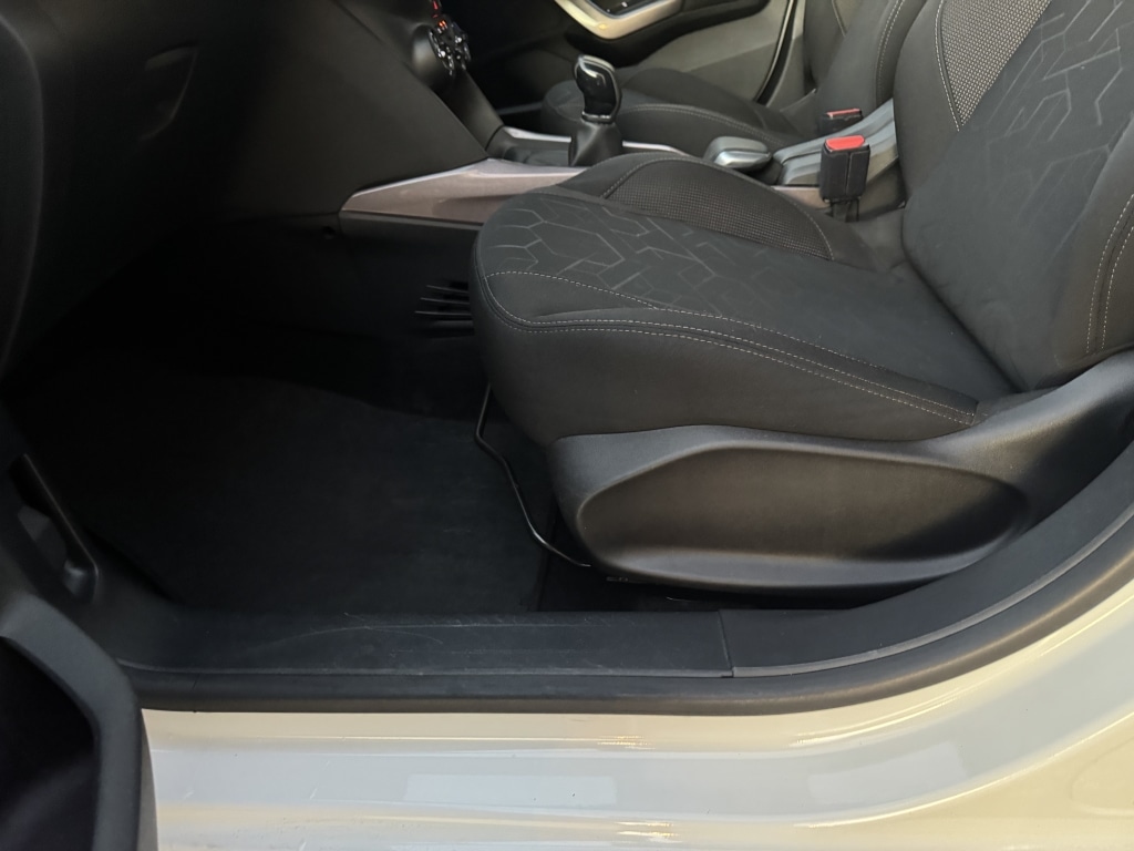 Used Peugeot 2008 2014 for sale - 76643735: Photo 19