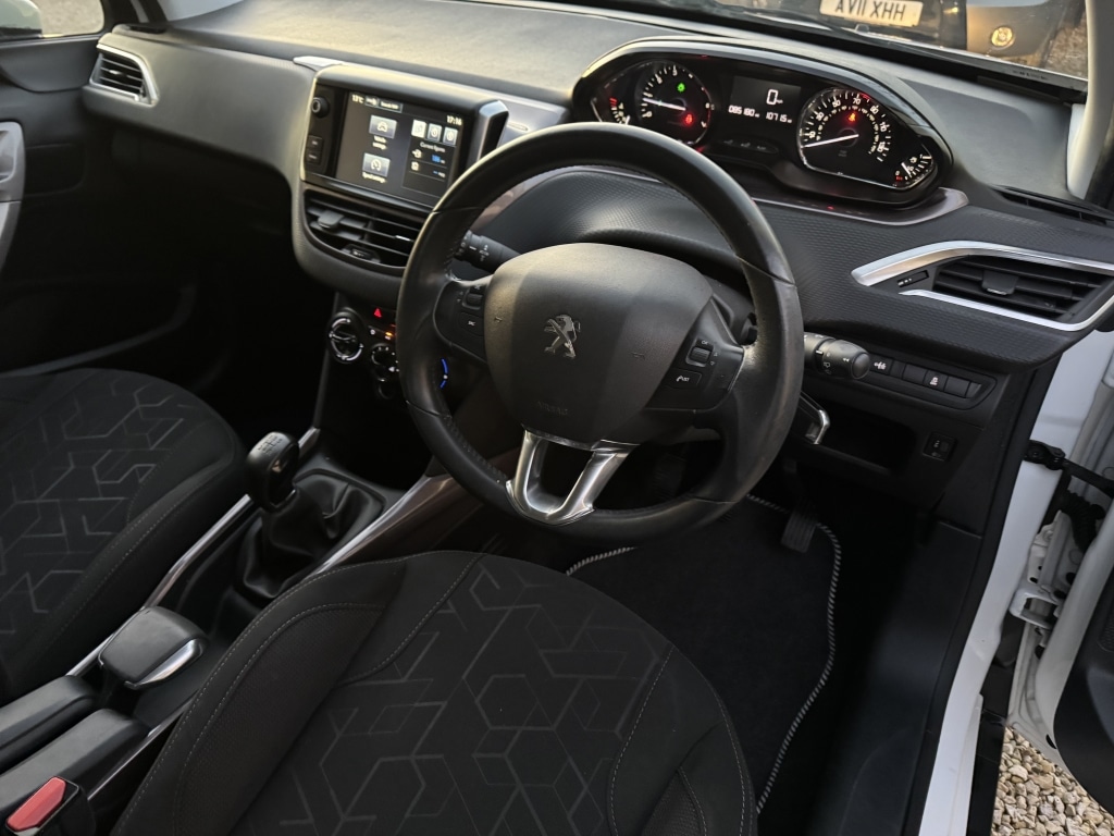 Used Peugeot 2008 2014 for sale - 76643735: Photo 24