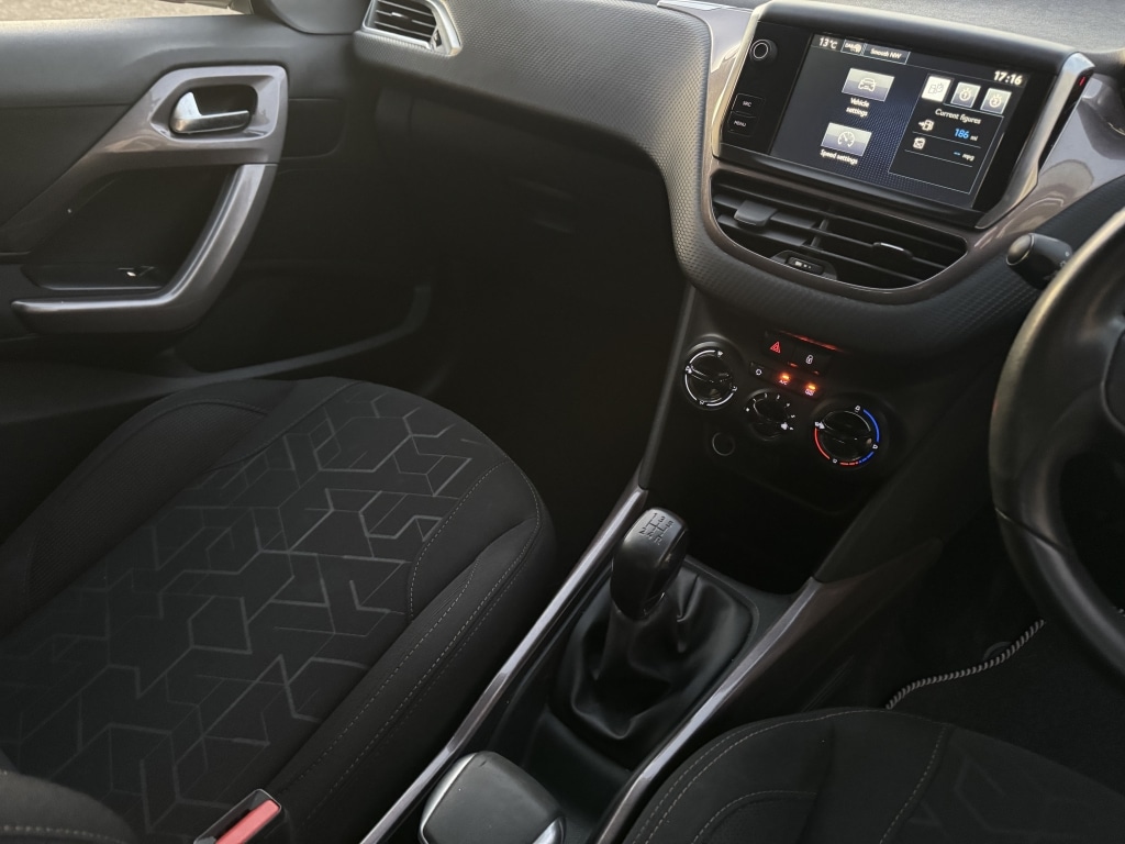 Used Peugeot 2008 2014 for sale - 76643735: Photo 25