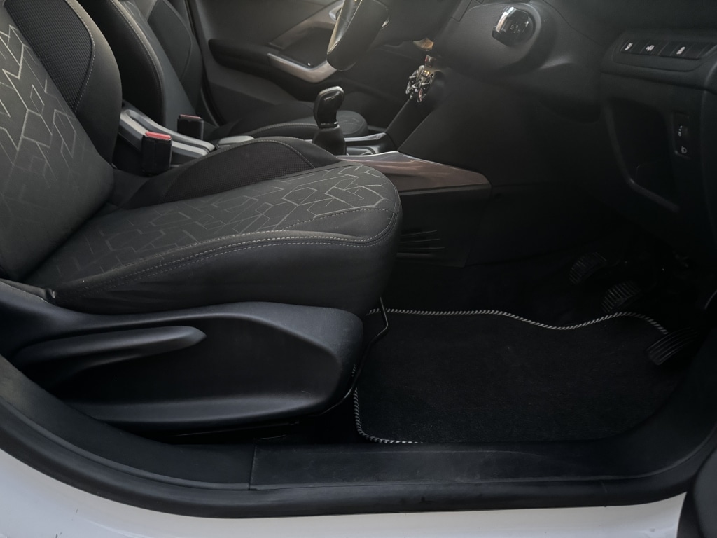 Used Peugeot 2008 2014 for sale - 76643735: Photo 37