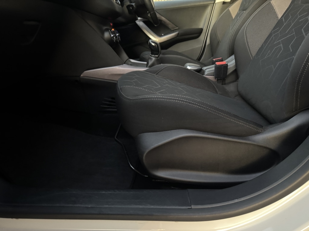 Used Peugeot 2008 2014 for sale - 76643735: Photo 45