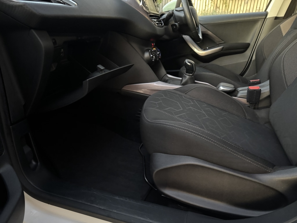 Used Peugeot 2008 2014 for sale - 76643735: Photo 46