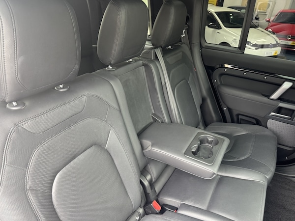 Used Land Rover Defender 110 2022 for sale - 76165308: Photo 100