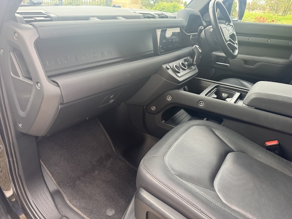 Used Land Rover Defender 110 2022 for sale - 76165308: Photo 26