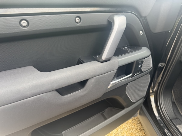 Used Land Rover Defender 110 2022 for sale - 76165308: Photo 27