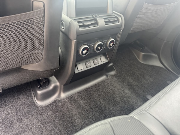Used Land Rover Defender 110 2022 for sale - 76165308: Photo 30