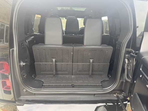 Used Land Rover Defender 110 2022 for sale - 76165308: Photo 31
