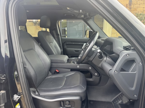 Used Land Rover Defender 110 2022 for sale - 76165308: Photo 33