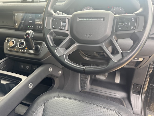 Used Land Rover Defender 110 2022 for sale - 76165308: Photo 37