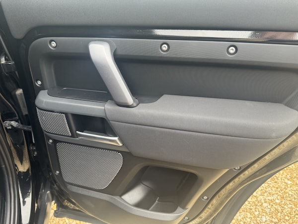 Used Land Rover Defender 110 2022 for sale - 76165308: Photo 48