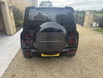 Used Land Rover Defender 110 2022 for sale - 76165308: Photo 4