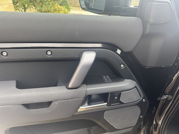 Used Land Rover Defender 110 2022 for sale - 76165308: Photo 55