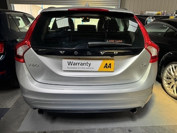 Used Volvo V60 2017 for sale - 73823972: Photo