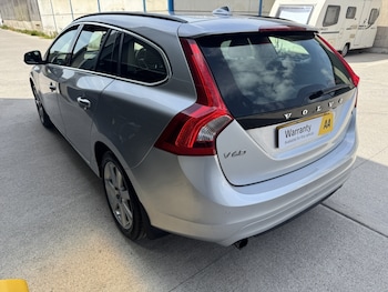 Used Volvo V60 2017 for sale - 73823972: Photo