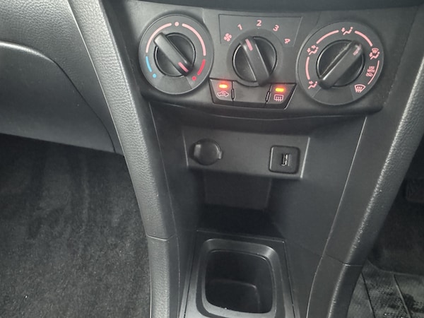 Used Suzuki Swift 2011 for sale - 76316726: Photo 26