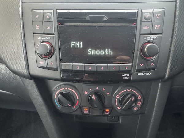 Used Suzuki Swift 2011 for sale - 76316726: Photo 27