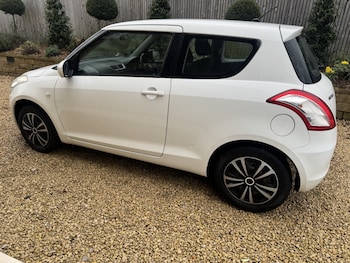 Used Suzuki Swift 2011 for sale - 76316726: Photo 2