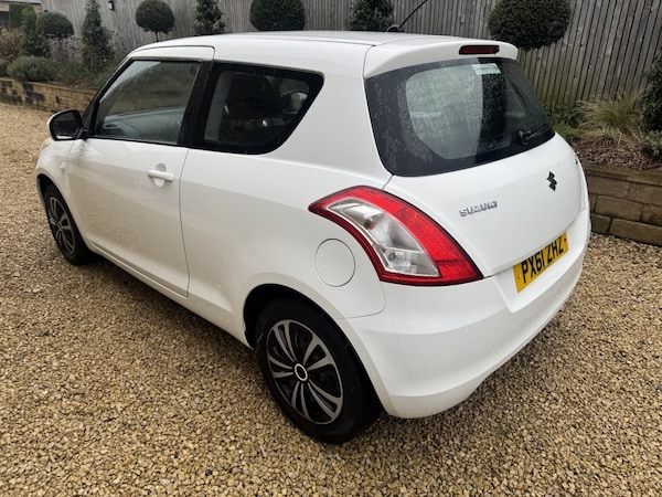 Used Suzuki Swift 2011 for sale - 76316726: Photo 3