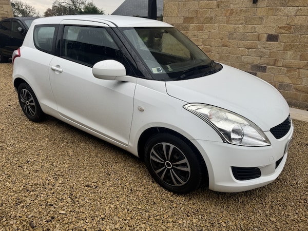 Used Suzuki Swift 2011 for sale - 76316726: Photo 6